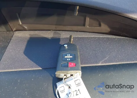 2010 Mazda Mazda3 I Touring z USA, uszkodzony, nr VIN JM1BL1SG6A1325859